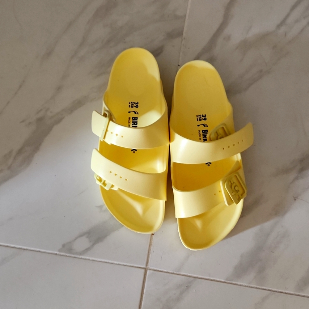 Birkenstock size 39 yellow